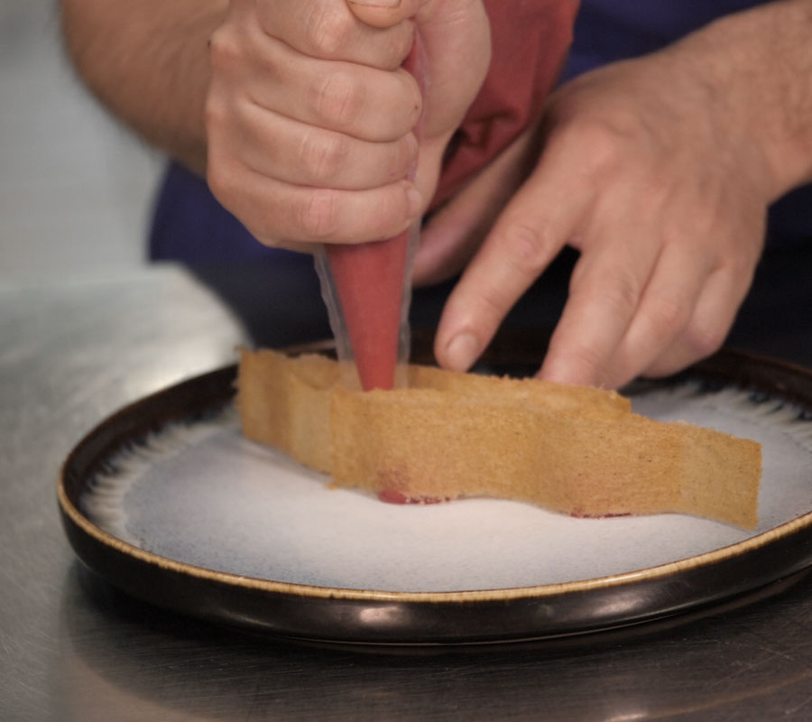 matfer-bourgeat-recette-fraise-benoit-godillon-confit-de-fraise-poche