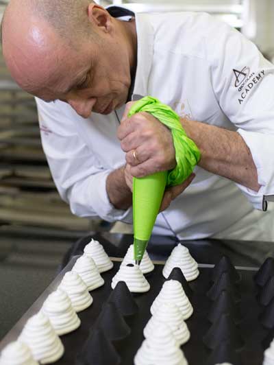 Matfer-Bourgeat-recette-Meringue-Chocolat-Douille