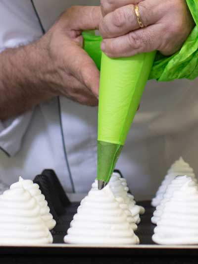 Matfer-Bourgeat-recette-Meringue-Chocolat-Flexipan-Douille