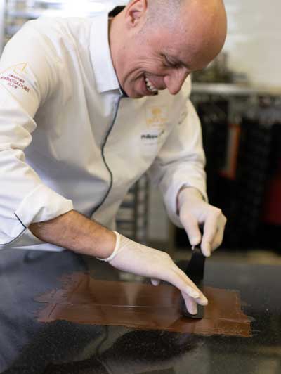 Matfer-Bourgeat-recette-Meringue-Chocolat-spatule-coudee
