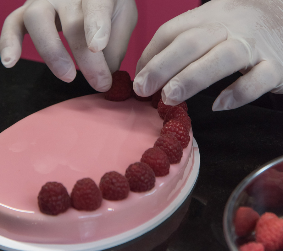 matfer-bourgeat-entremet-framboise-dressage