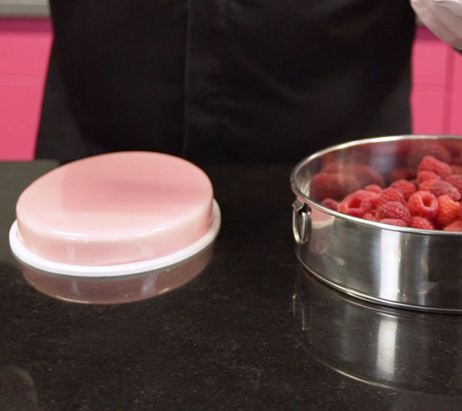matfer-bourgeat-entremet-framboise-glacage-forme